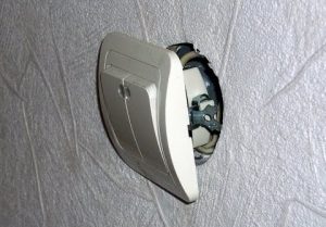 Замена выключателя света в квартире в Дивногорске